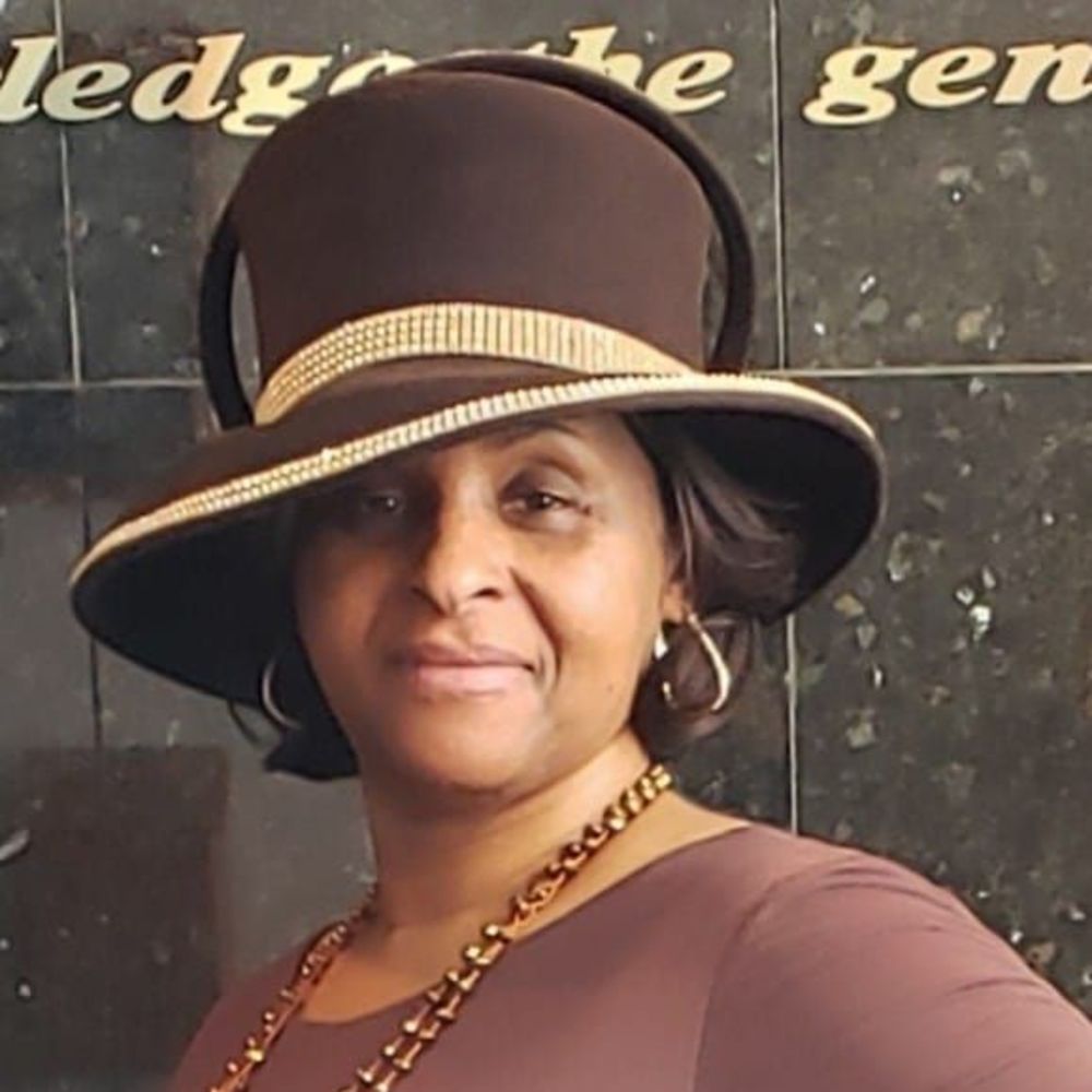 Meet your Posher, Priscilla